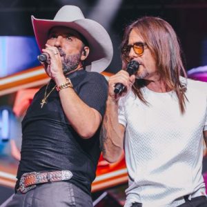 Clássicos do sertanejo marcam o primeiro domingo do Barretão 2026