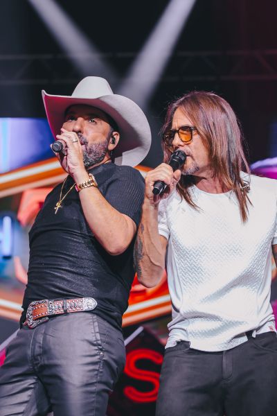 Clássicos do sertanejo marcam o primeiro domingo do Barretão 2026