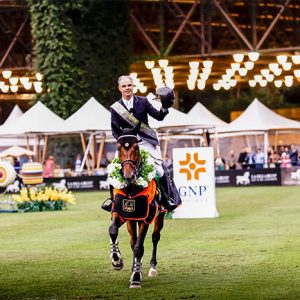 Rodrigo Pessoa vence GP 5* a 1,60m no México com nova montaria