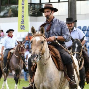 Do Direito às pistas: a trajetória de Ivens Ortigari Neto no mundo dos cavalos
