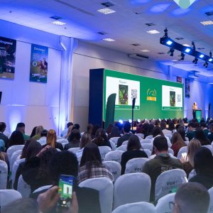Conferência da ABRAVEQ encerra 26ª edição com expectativa de novo recorde e reforça protagonismo da medicina veterinária equina